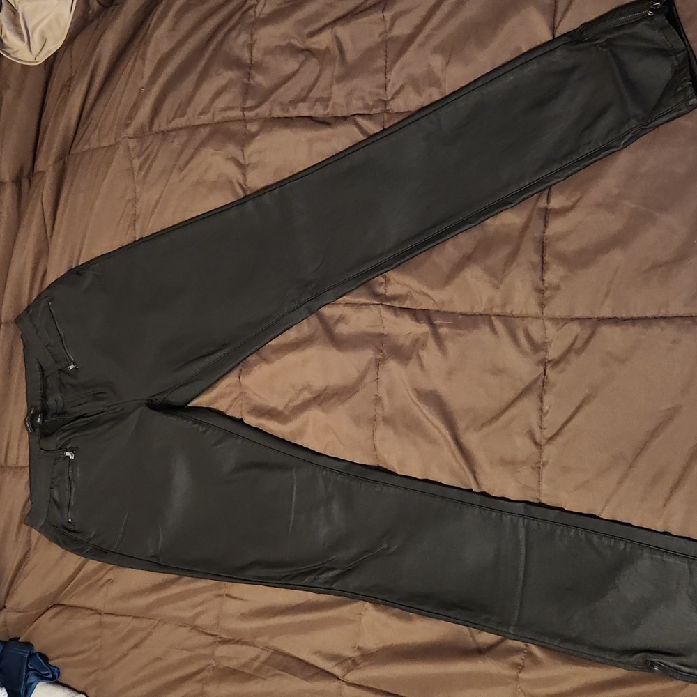 Alloy Black Sleek Pants